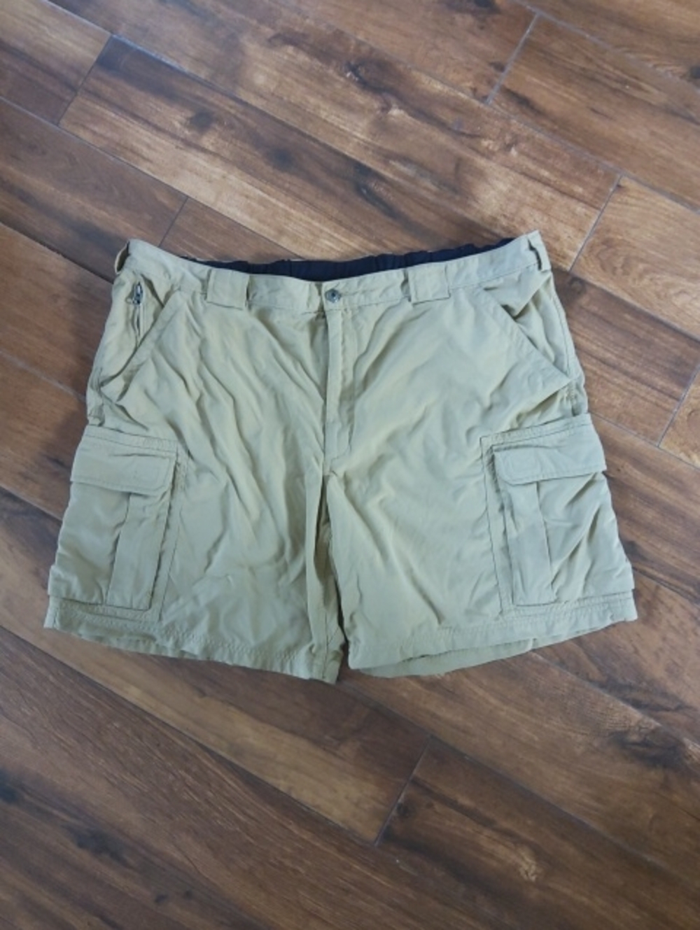 Duluth Trading Co Men's Tan Cargo Shorts